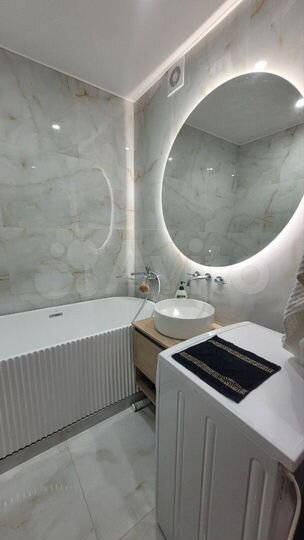 2-к. квартира, 54,2 м², 1/17 эт.