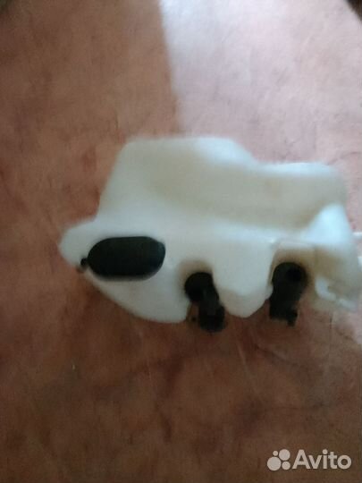 Бачок омывателя на рено симбол