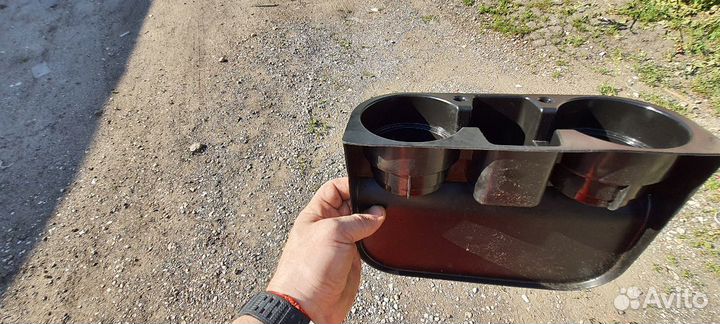 Автомобильный держатель для напитков и телефона