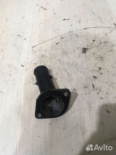 045121121A флянец воды VAG 1.2-1.9TDI