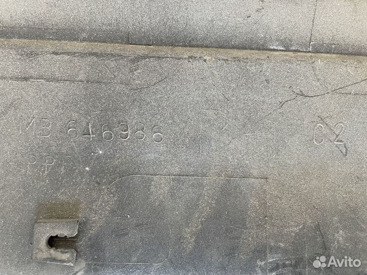 Накладка двери задней правой Mitsubishi Pajero 2