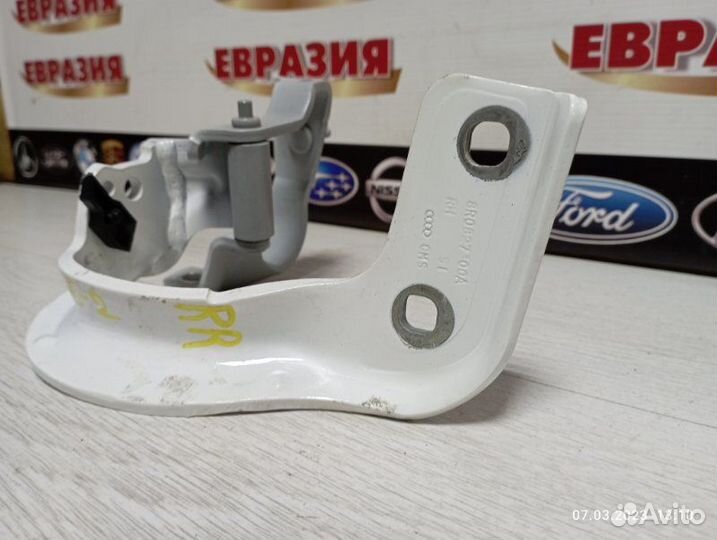Петля двери багажника задняя правая Audi Q5 8R