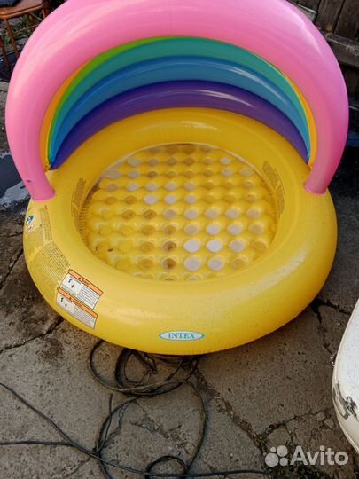 Детский бассейн