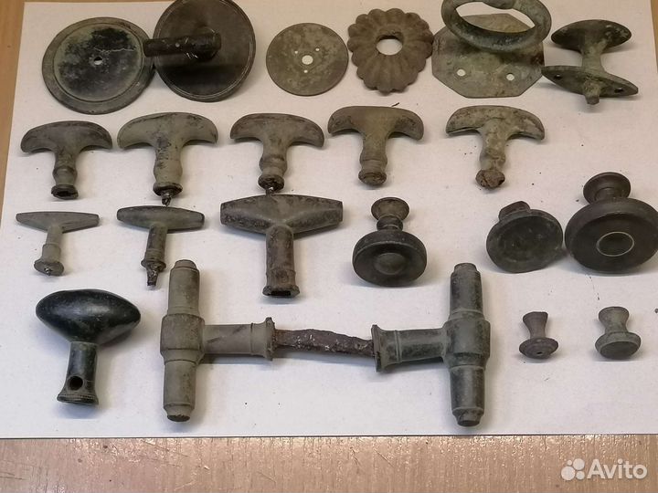 Старинная оконная и мебельная фурнитура