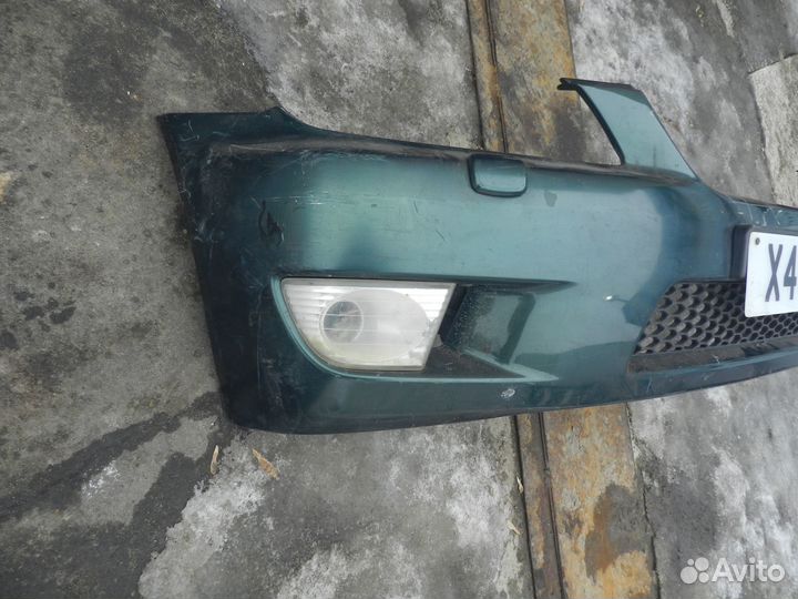 Бампер передний Lexus IS200