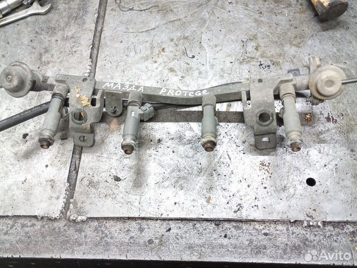 Топливная рамка Mazda с форсунками