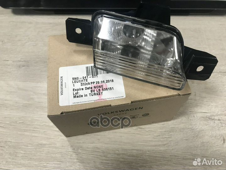 Фонарь заднего хода левый (в бампер) VW Tiguan