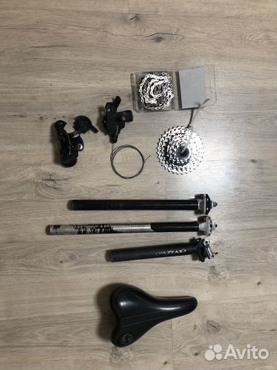 Велозапчасти. седло, штыри подседельные