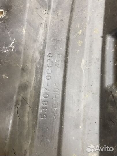 Подкрылок передний правый toyota tundra 2007-2013