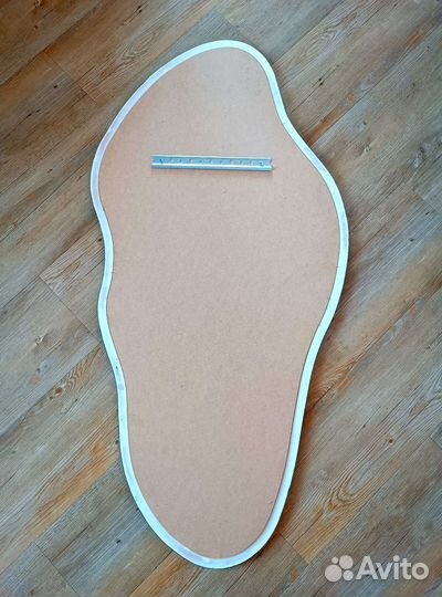 Зеркало настенное криволинейное в раме