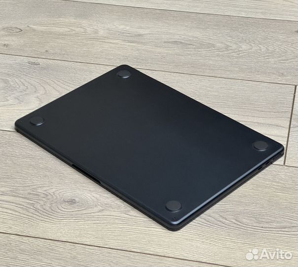 Apple MacBook Air 13-inch (2022, M2) 8/256 Black