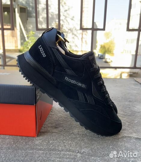 Reebok lx2200 р.42,43,44,46 натур замша осень