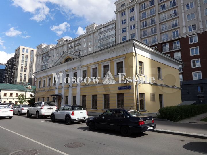 Здание, 967 м²