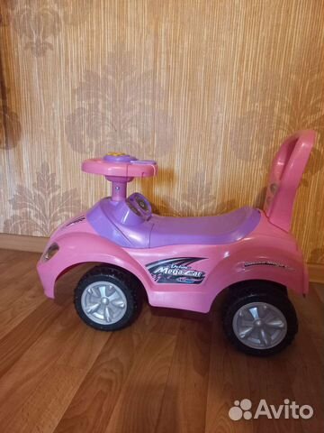 Детская машинка каталка с ручкой