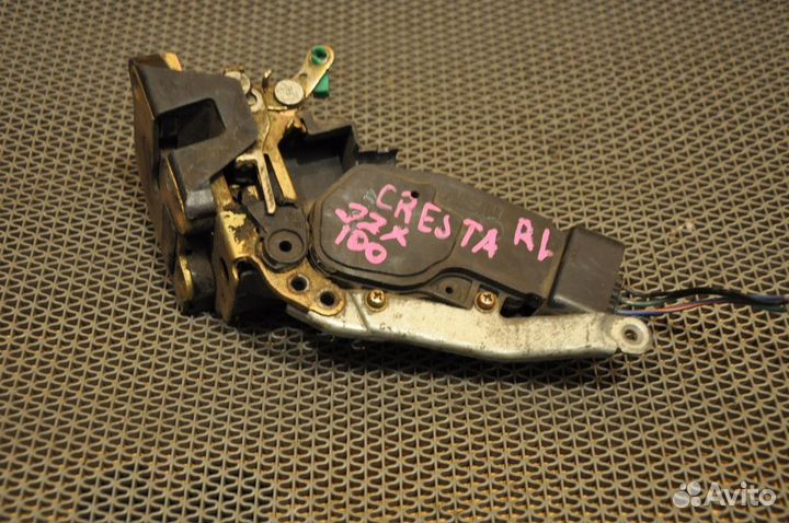 Замок двери задний левый toyota cresta GX100