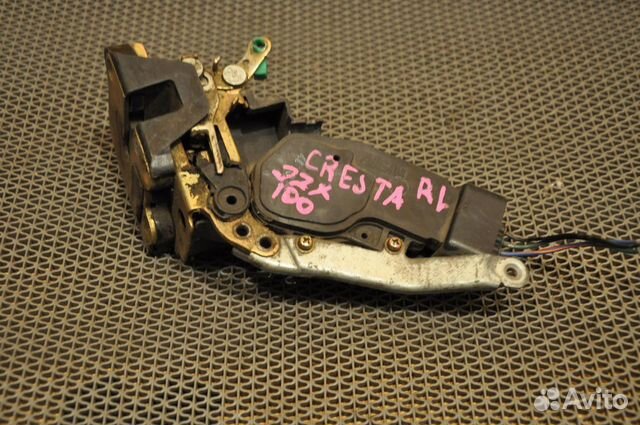 Замок двери задний левый toyota cresta GX100