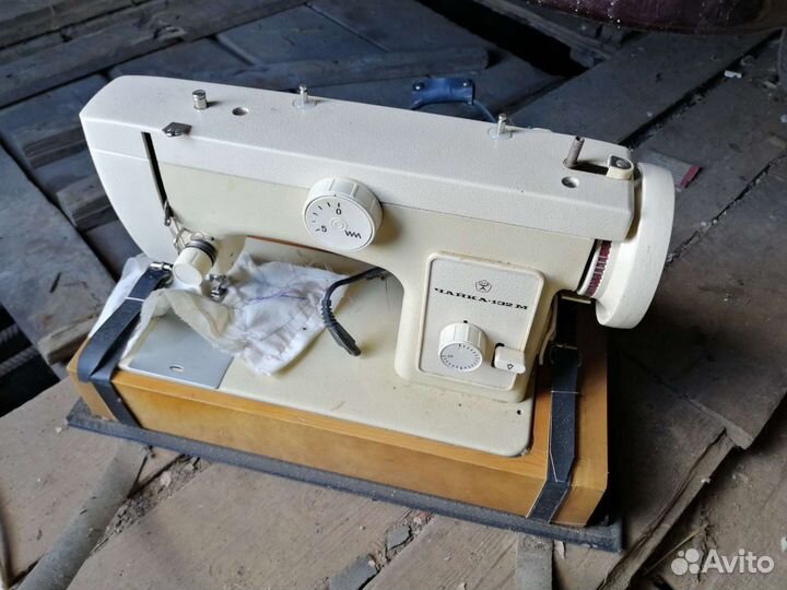 Швейная машина Чайка 132м