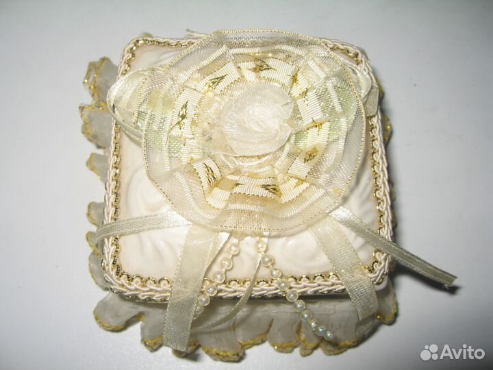 Шкатулка белая с кружевами