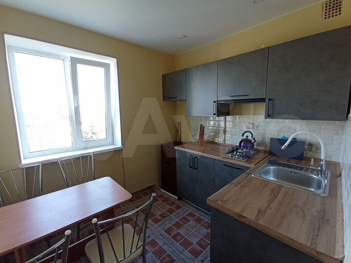 2-к. квартира, 45 м², 4/4 эт.