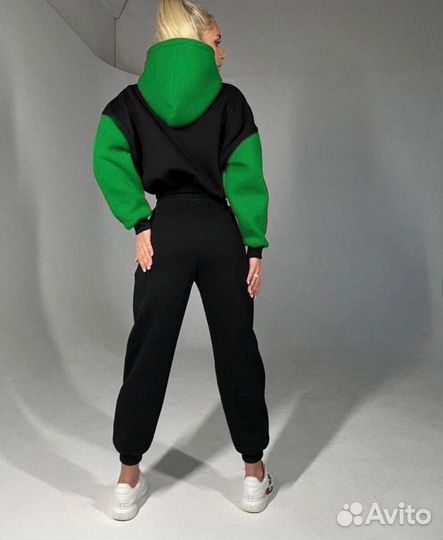 Спортивный костюм на флисе с капюшоном