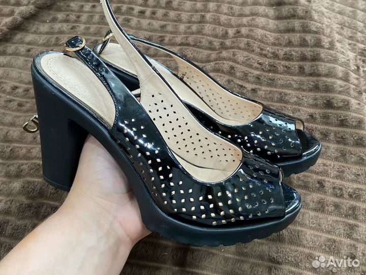 Босоножки женские