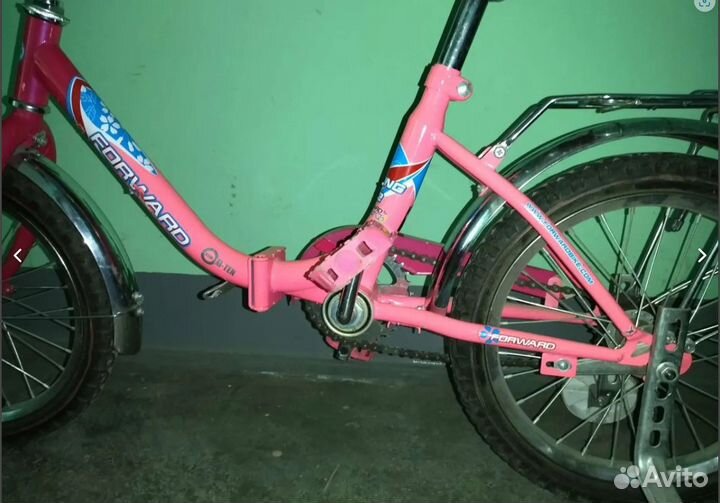Продам красивый розовый велосипед + самокат в под