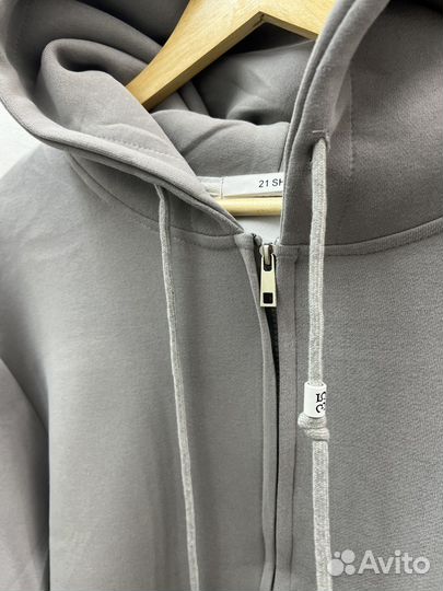 Женский спортивный костюм