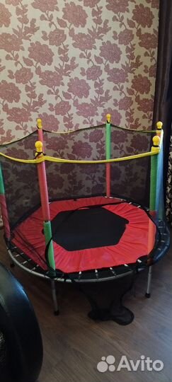Детский батут с сеткой