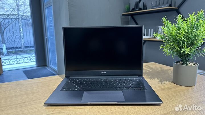 Ноутбук 14 Honor MagicBook 14 8/512Gb(б/у)