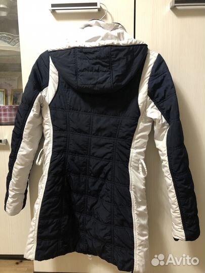 Продам куртки весенние для девочки размер 40-42