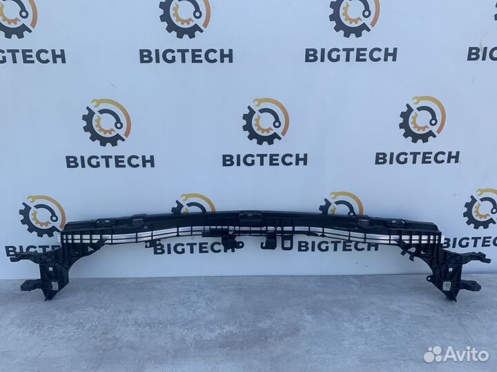 Кронштейн передней панели Mercedes A2136201701