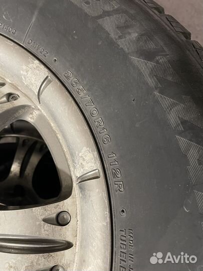 Bridgestone Blizzak DM-V2 265/70 R16