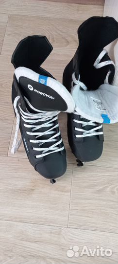 Продам хоккейные коньки