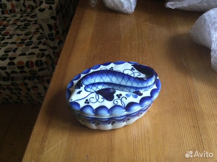 Гжель икорница с осетром, блинница