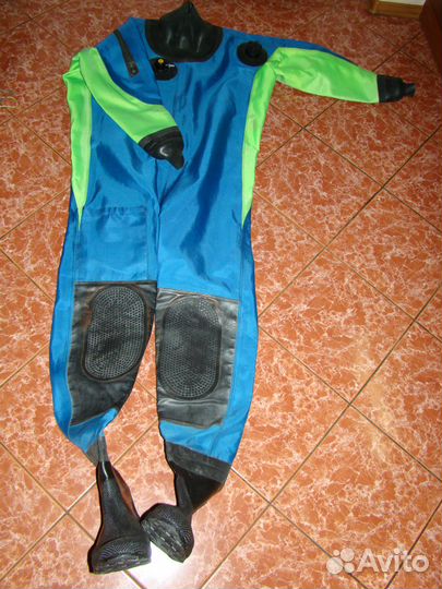 Гидрокостюм сухой 