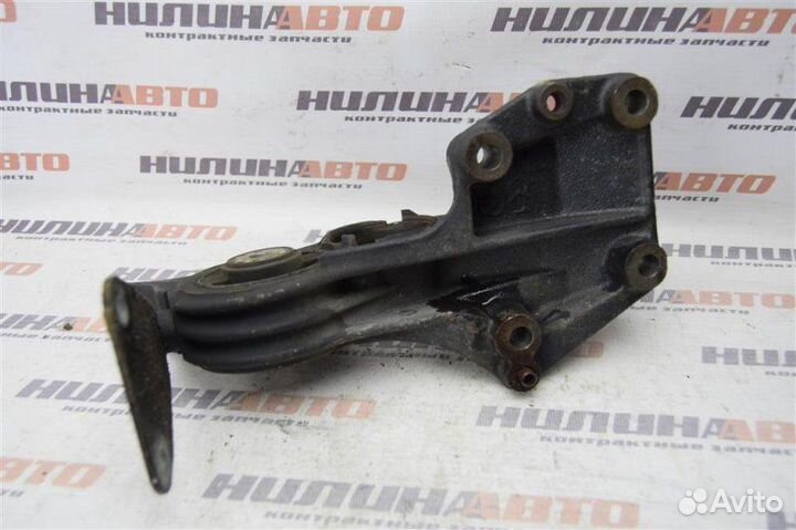 Кронштейн промежуточного вала Peugeot 307 хэтчбек