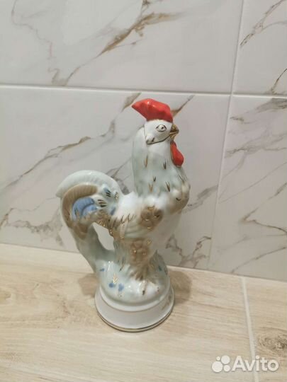 Фарфоровая статуэтка петушок
