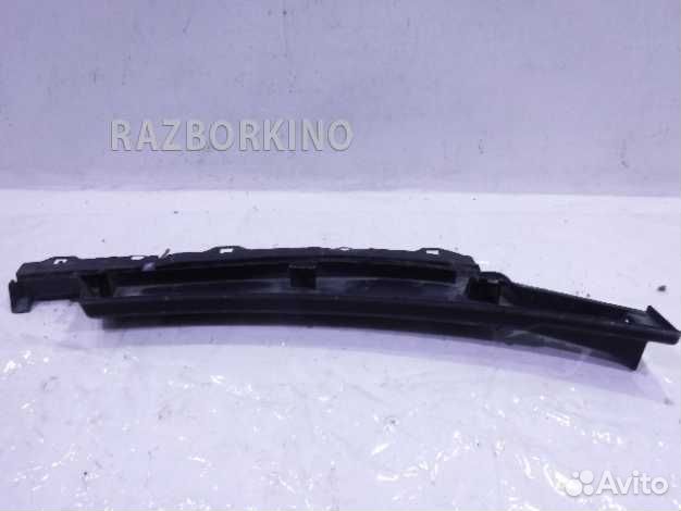 Водосток лобового стекла (жабо)