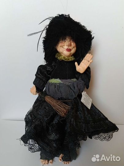 Коллекционная фигура Колоритная колдунья