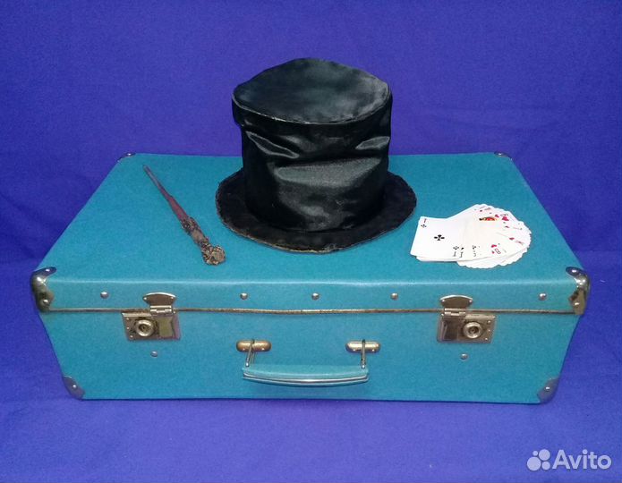Чемодан антикварный фокусника и мага :)