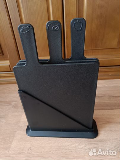 Набор разделочных досок на подставке