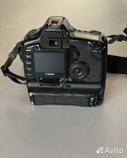 Зеркальный фотоаппарат Canon 5D