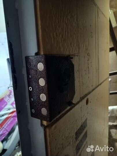 Дверь входная тамбурная металлическая