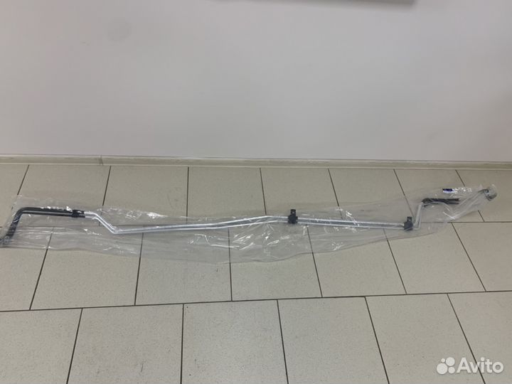 Трубка кондиционера задняя Hyundai Grand Starex