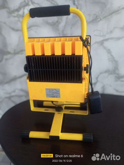 Прожектор светодиодный 50 вт на аккумуляторах