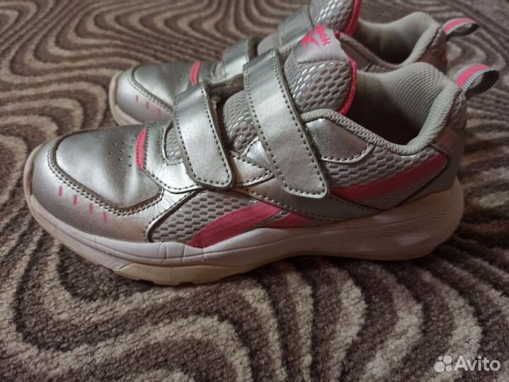 Кроссовки для девочки