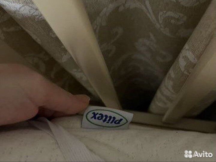 Детская кроватка с маятником