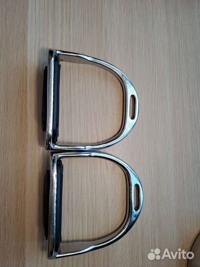 Стремена для лошади или пони