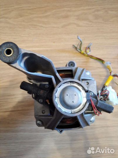 Электрический двигатель