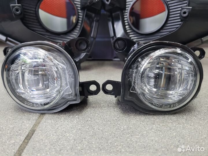 Фары противотуманные Toyota Yaris LED 2019-2023